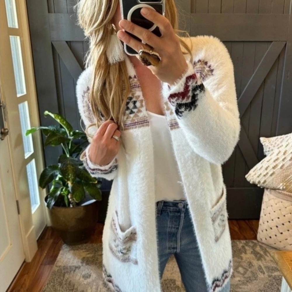Oceanus Cozy White Patterned Women's Cardigan